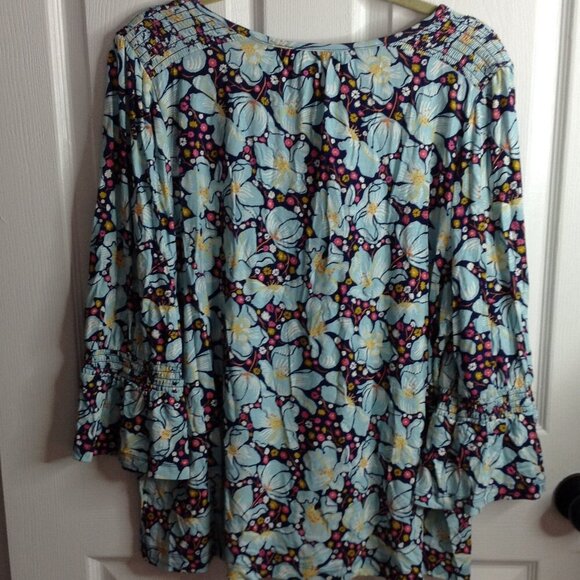 NWT Style & Co, "XL" Blue Floral Blouse, Ribbing, Bell Sleeves, Bohemian, V neck - Picture 2 of 7